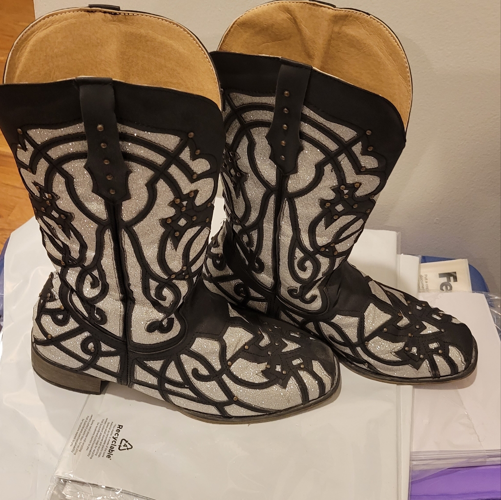 Italian Shoemakers Black And Silver Heeled Boots